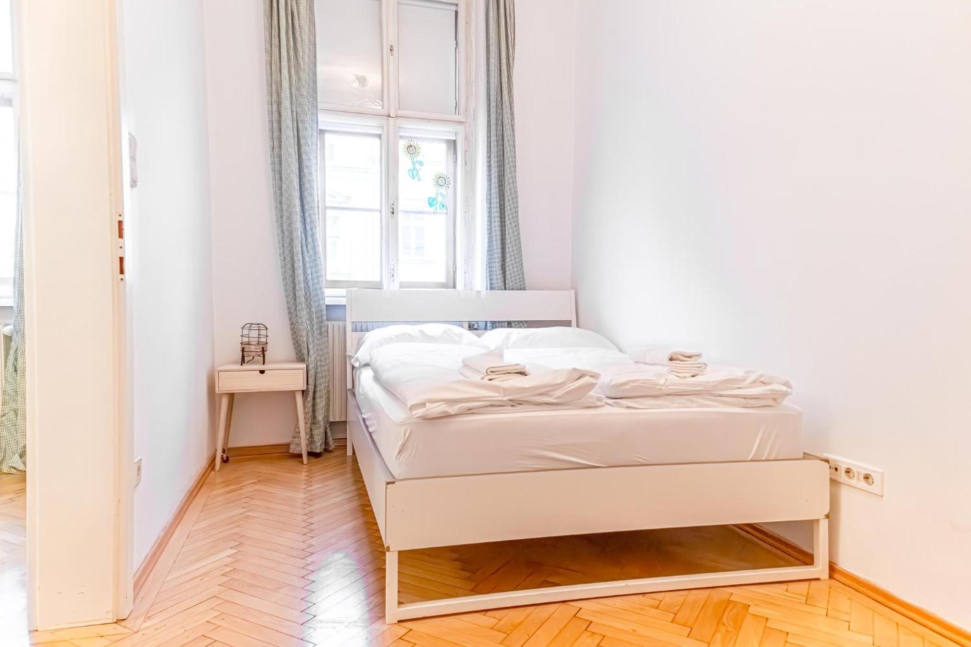 Deluxe 3br Apt. Wiener Stadthalle - Suitable For Longstays * Wenen